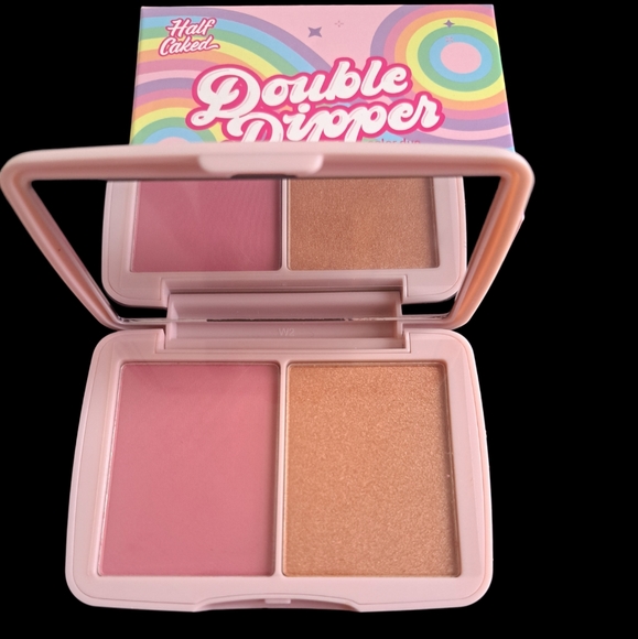 Half Caked Double dipper color duo blush and highlight in girls' tours - Picture 1 of 9